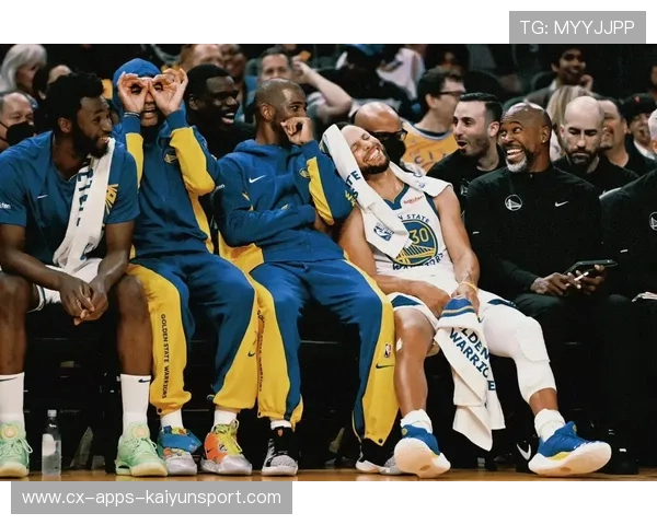 湖人库里赛前对话成为舆论焦点——篮球场上的火花与话题风暴