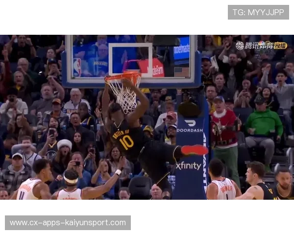 巴特勒面对包夹强攻命中，热火主场继续沸腾