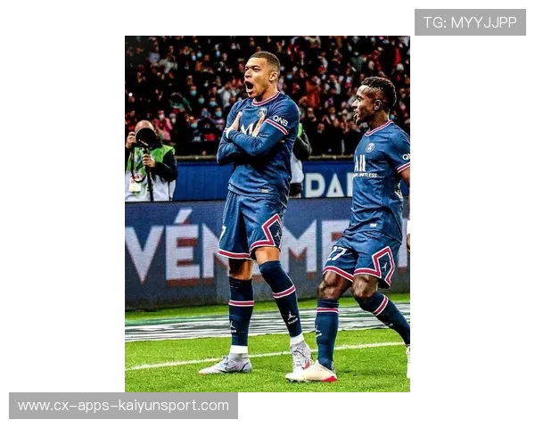 巴黎姆巴佩超车式突破后轻推远角得手——无可阻挡的速度与精准