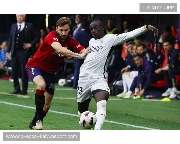 西甲皇马角球高点制胜,前场混战获利